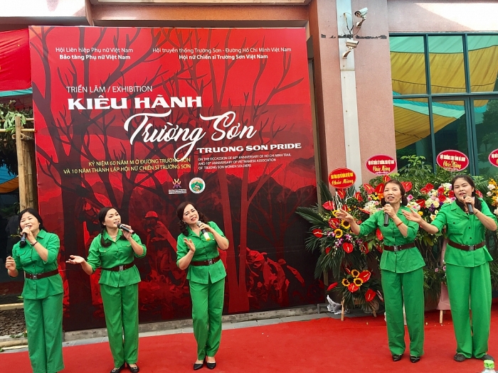 “Kiêu hãnh Trường Sơn” - Sống lại ký ức của những bông hồng thép kieu hanh truong son song lai ky uc cua nhung co gai tren duong truong son