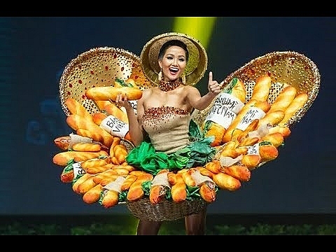 Á hậu Hoàng Thùy sẽ chọn trang phục dân tộc gì tới Miss Universe 2019? a hau hoang thuy se chon trang phuc dan toc gi toi miss universe 2019