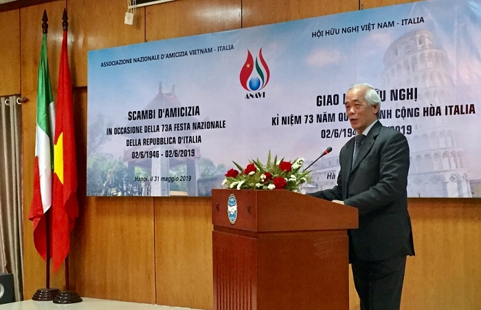 dai su italy su tuong dong da giup hai dat nuoc gan nhau hon