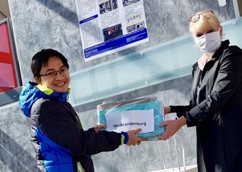 co 12 nguoi viet tai duc duong tinh voi virus covid 19