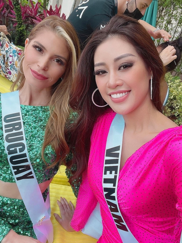Hoa hậu Khánh Vân hòa đồng và khoe nhan sắc cùng các thí sinh tại Miss Universe Hoa hậu Khánh Vân hòa đồng và khoe nhan sắc cùng các thí sinh tại Miss Universe