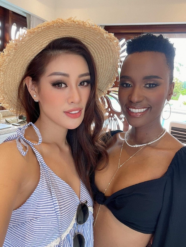 Hoa hậu Khánh Vân hòa đồng và khoe nhan sắc cùng các thí sinh tại Miss Universe Hoa hậu Khánh Vân hòa đồng và khoe nhan sắc cùng các thí sinh tại Miss Universe