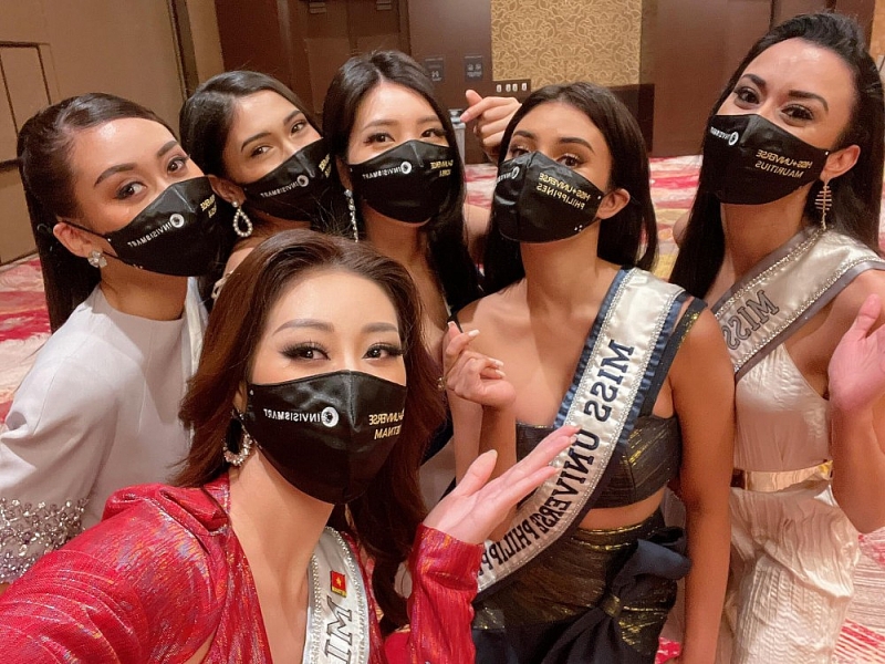 Hoa hậu Khánh Vân hòa đồng và khoe nhan sắc cùng các thí sinh tại Miss Universe Hoa hậu Khánh Vân hòa đồng và khoe nhan sắc cùng các thí sinh tại Miss Universe