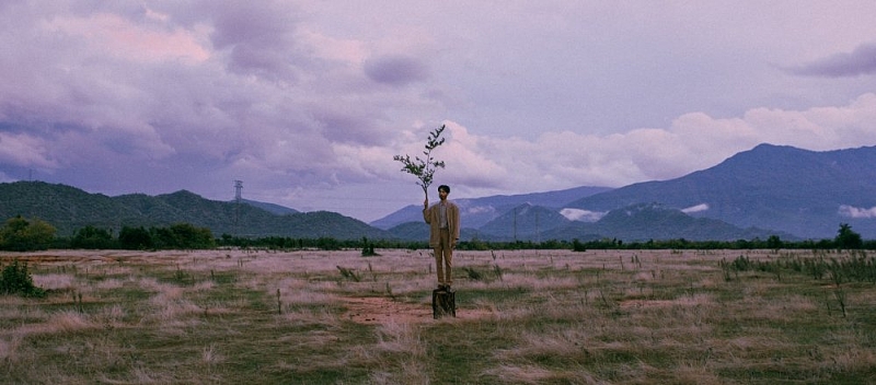 Sức hút ấn tượng của MV mới mang tên 'Trốn tìm' của nghệ sĩ Đen Vâu