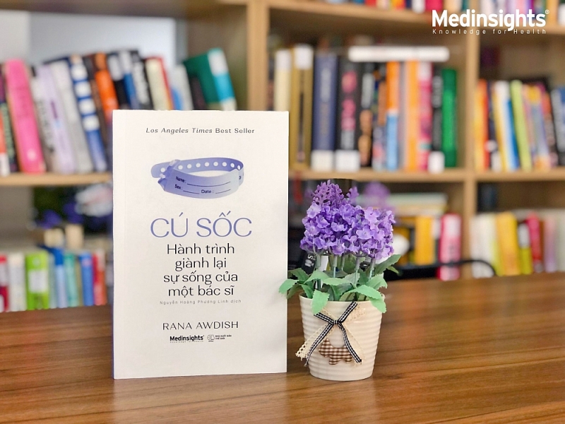Sách bán chạy: Cú sốc - hành trình giành lại sự sống của một bác sĩ Sách bán chạy: Cú sốc - hành trình giành lại sự sống của một bác sĩ