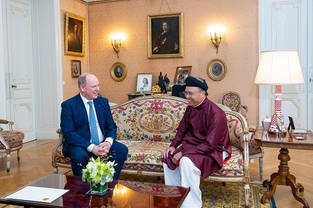 Đại sứ Đinh Toàn Thắng trình Quốc thư lên Quốc vương Monaco Albert đệ nhị Đại sứ Đinh Toàn Thắng trình Quốc thư lên Quốc vương Monaco Albert đệ nhị