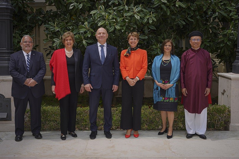 Đại sứ Đinh Toàn Thắng trình Quốc thư lên Quốc vương Monaco Albert đệ nhị Đại sứ Đinh Toàn Thắng trình Quốc thư lên Quốc vương Monaco Albert đệ nhị