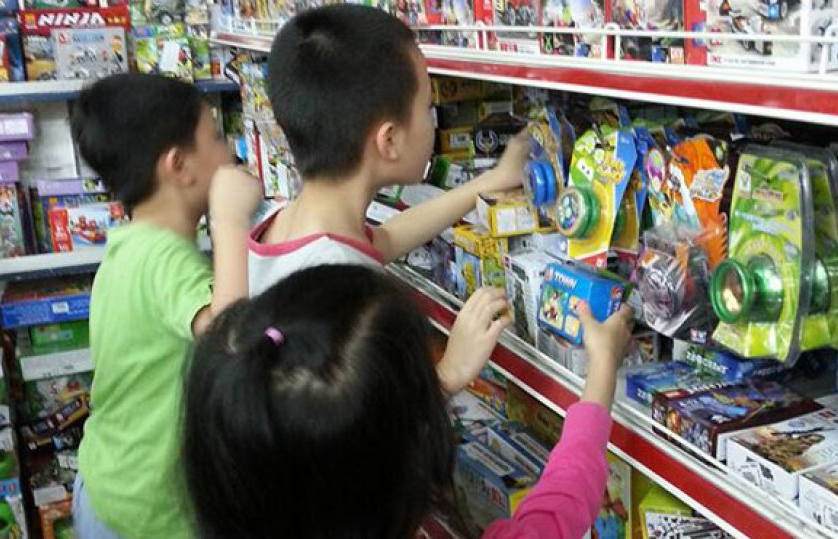 Quà tặng Tết Thiếu nhi ngày càng dễ mua