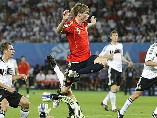 Fernando Torres giải nghệ: Kỷ niệm chất vị nghệ thuật trong bóng đá hiện đại