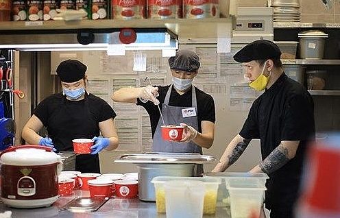 Quán ăn Việt ấm tình người giữa đại dịch Covid-19 tại Nga
