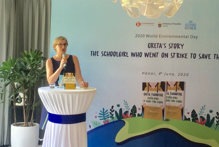 ngay moi truong the gioi ra mat sach greta thunberg chien binh bao ve hanh tinh xanh bang tieng viet