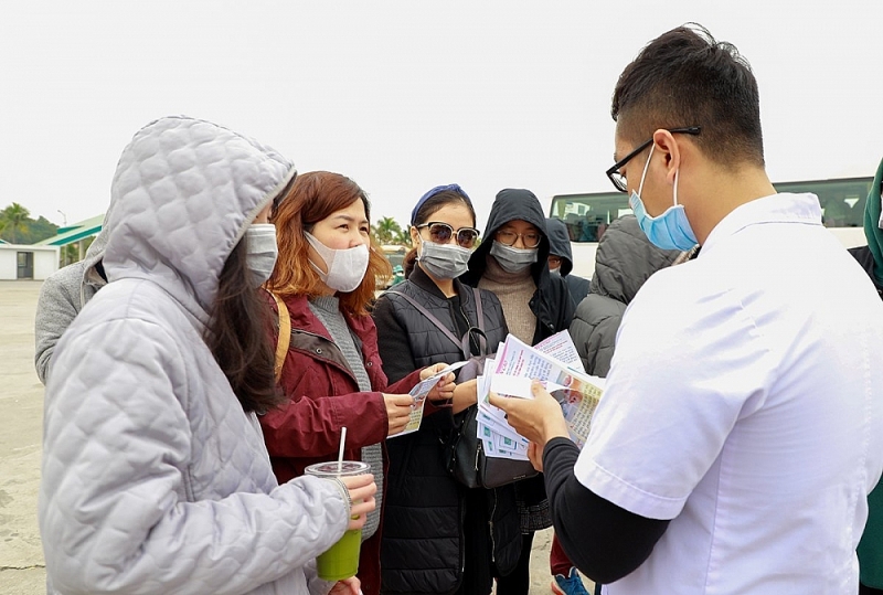 Du lịch Việt Nam và câu chuyện xã hội hóa vaccine Covid-19 Du lịch Việt Nam và câu chuyện xã hội hóa vaccine Covid-19