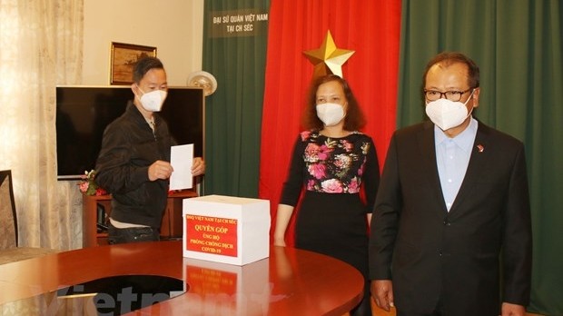 Doanh nghiệp Việt tại Czech chung tay cùng cộng đồng chống dịch Covid-19