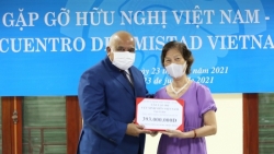 Gặp gỡ hữu nghị bày tỏ tình đoàn kết với nhân dân Cuba