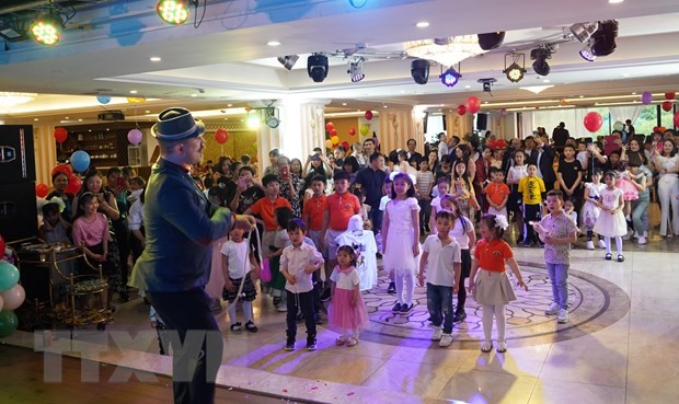 Tết thiếu nhi ấm áp cho con em người Việt tại Nga