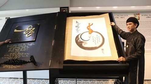 Quyển sách thư pháp đặc biệt về danh nhân Nguyễn Đình Chiểu