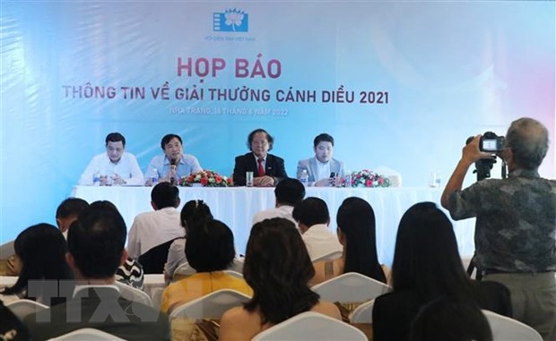 Giải thưởng Cánh diều 2021 sẽ được trao sau khi lỗi hẹn vì dịch Covid-19 Giải thưởng Cánh diều 2021 được trao sau thời gian lỗi hẹn vì dịch Covid-19