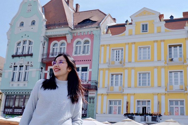 Những cô gái ‘Hương sắc Việt Nam’ tại châu Âu