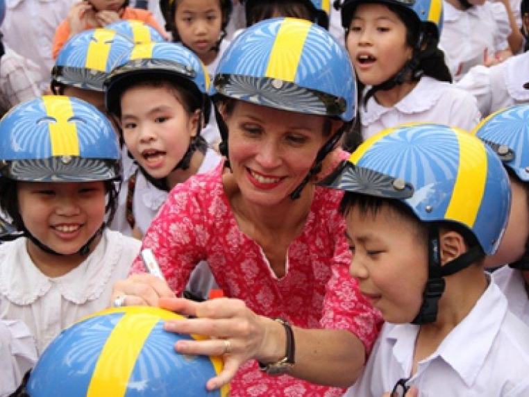 Món quà đặc biệt dành tặng Đại sứ Thụy Điển