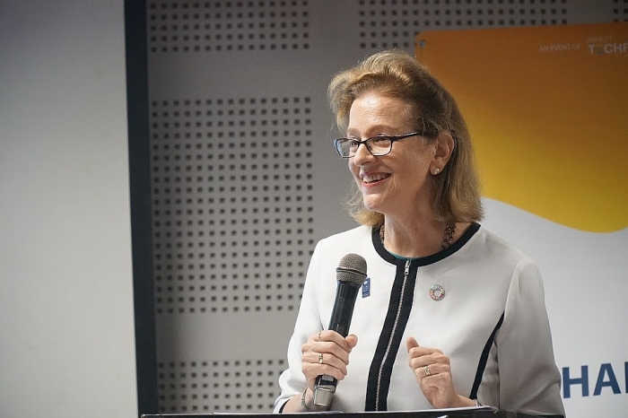 tim giai phap sang tao cai thien tiep can cho nguoi khuyet tat