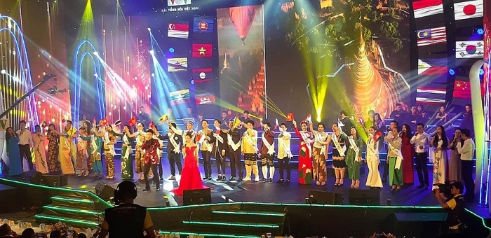 ca si viet nam gianh giai nhi cuoc thi tieng hat asean3