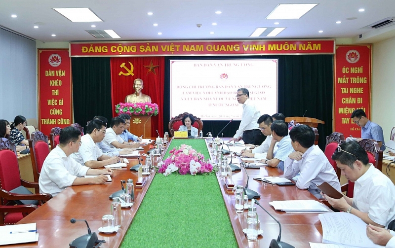 Ban Dân vận Trung ương làm việc với Bộ Ngoại giao và Ủy ban Nhà nước về người Việt Nam ở nước ngoài ban dan van trung uong lam viec voi bo ngoai giao va uy ban nha nuoc ve nguoi viet nam o nuoc ngoai 2