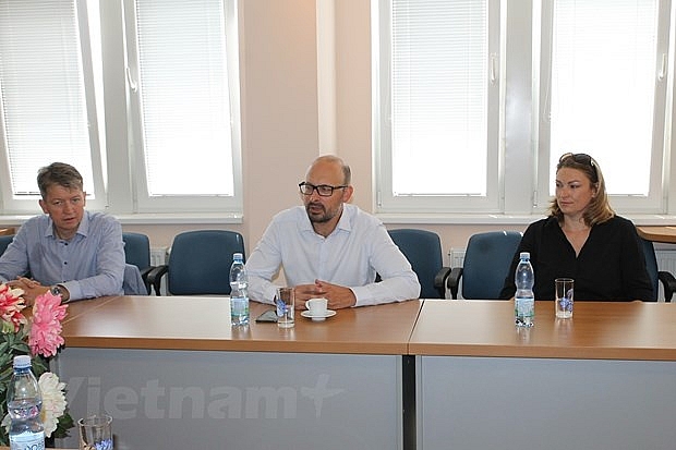 cong dong nguoi viet nam hoi nhap tot trong xa hoi czech 1