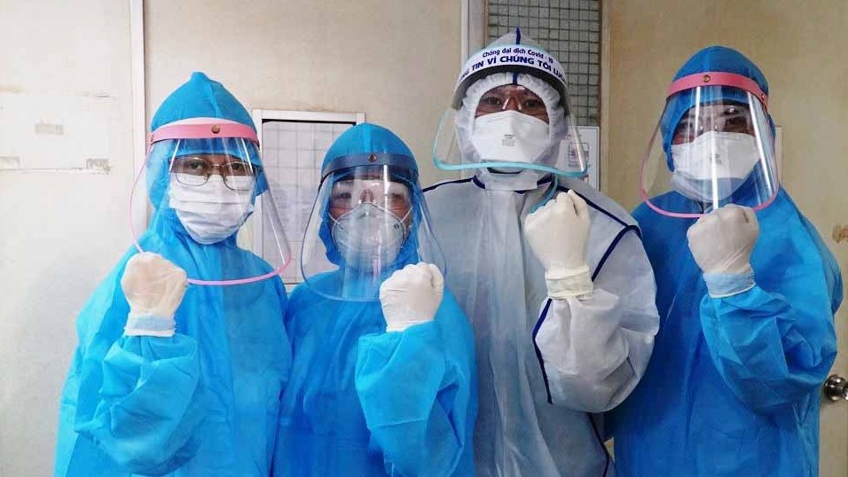 Dịch Covid-19 và triển lãm ảnh 'Những khoảnh khắc từ trái tim'