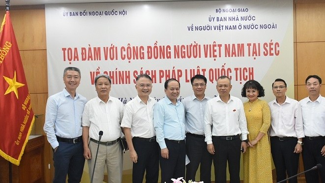 Chính sách pháp luật quốc tịch: Lắng nghe tâm tư nguyện vọng người Việt tại Czech