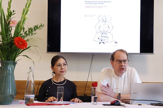 giới thiệu ba cuốn sách song ngữ Đức-Việt