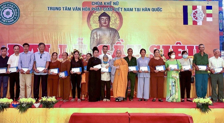 Trung tâm Văn hoá Phật giáo Việt Nam tại Hàn Quốc tổ chức Đại lễ cầu siêu tưởng niệm các anh hùng liệt sĩ Trung tâm Văn hoá Phật giáo Việt Nam tại Hàn Quốc tổ chức Đại lễ cầu siêu tưởng niệm các anh hùng liệt sĩ