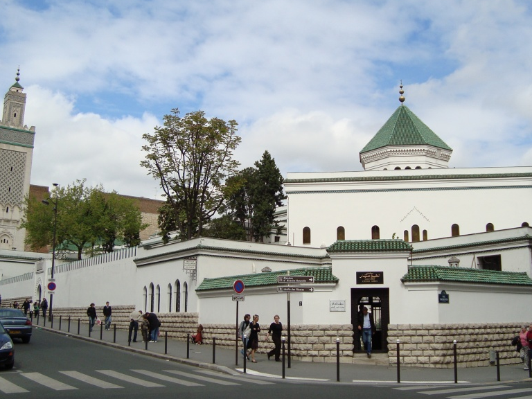 Pháp sẽ tiếp tục đóng cửa các thánh đường Hồi giáo