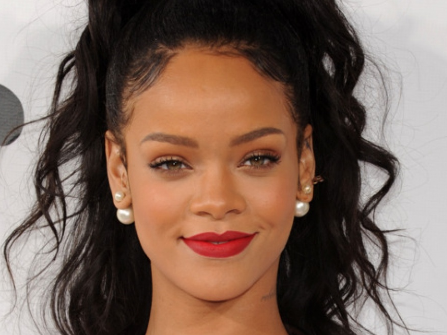 Rihanna sẽ được vinh danh tại VMA