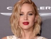 michael jackson tiep tuc boi thu sau khi qua doi