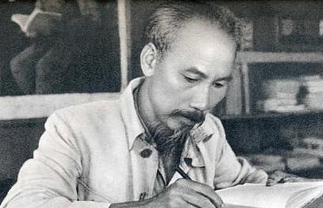 'Muôn vàn tình thương yêu' tưởng nhớ 50 năm Ngày Bác Hồ đi xa