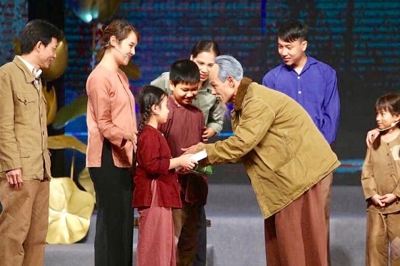 Lắng đọng tình yêu thương qua cầu truyền hình - phát thanh về Bác Hồ