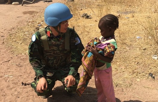 Những hình đẹp và xúc động về "bộ đội Cụ Hồ" ở Cộng hòa Trung Phi