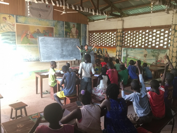 nhung hinh dep va xuc dong ve bo doi cu ho o cong hoa trung phi