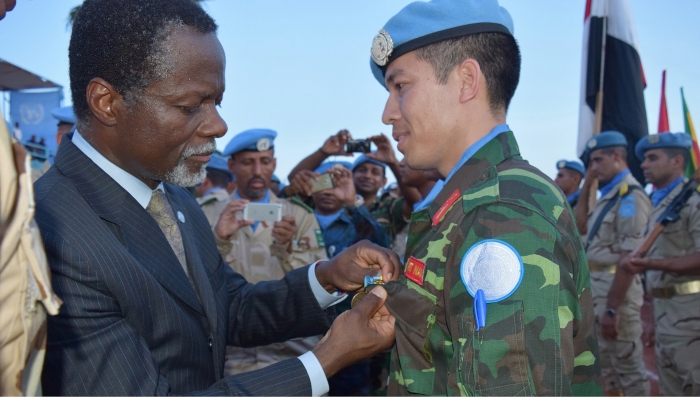 nhung hinh dep va xuc dong ve bo doi cu ho o cong hoa trung phi