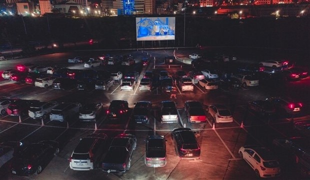 Hạ Long Drive-in – rạp chiếu phim đặc biệt trong mùa dịch Hạ Long Drive-in – rạp chiếu phim đặc biệt trong mùa dịch