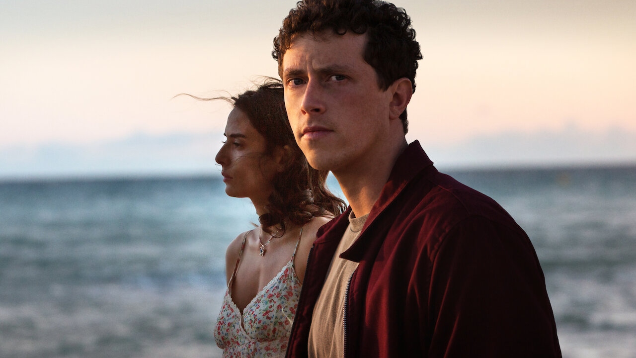 Netflix tháng 8: Cuộc đổ bộ của hàng loạt phim mới ra mắt mùa đầu