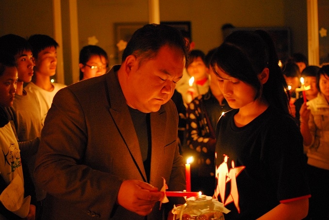 Jimmy Phạm: Mong tìm người đủ tâm để kế nhiệm công việc giúp đỡ trẻ em đường phố Jimmy Phạm: Mong tìm người đủ tâm để kế nhiệm công việc giúp đỡ trẻ em đường phố