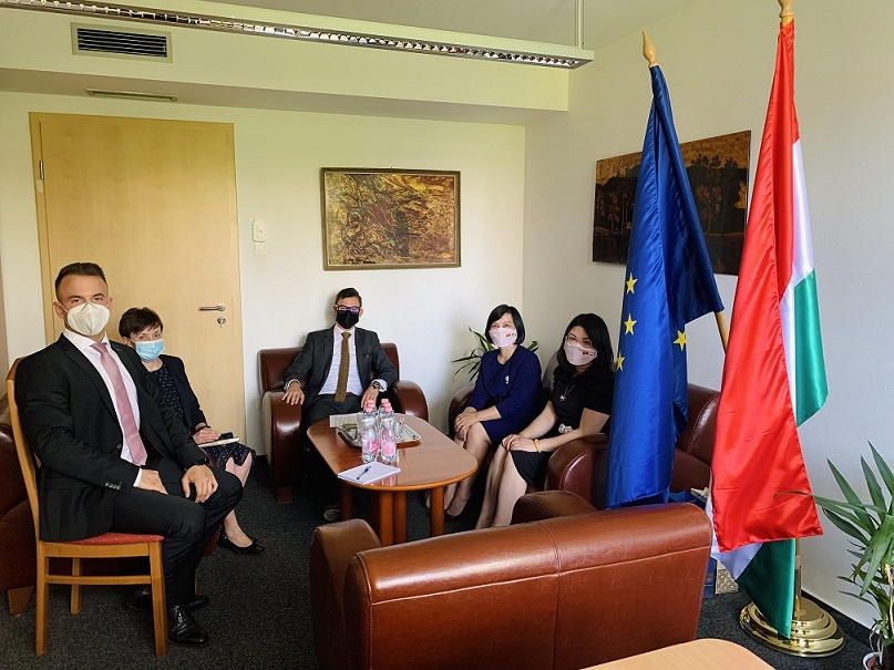 Hungary-Việt Nam: Tình cảm đáng quý trong thời kỳ dịch bệnh Covid-19 Hungary-Việt Nam: Tình cảm đáng quý trong thời kỳ dịch bệnh Covid-19