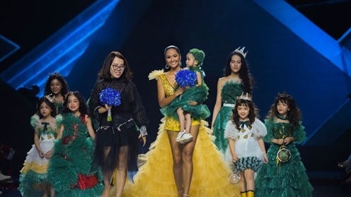 VNIFW tổ chức đấu giá thiện nguyện thiết kế thời trang ủng hộ bác sỹ tuyến đầu chống dịch