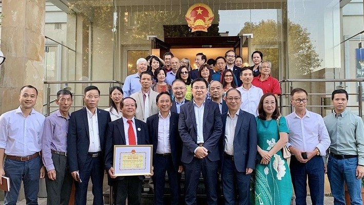 Thứ trưởng Phạm Quang Hiệu gặp gỡ cộng đồng người Việt Nam tại Ba Lan