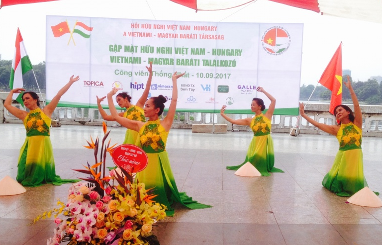 Gặp mặt hữu nghị Việt Nam – Hungary