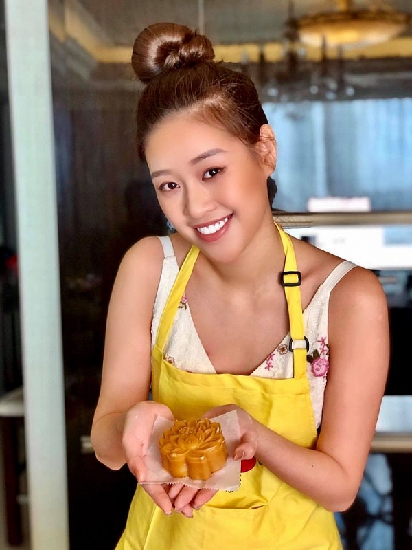 hoa-hau-khanh-van-tro-tai-le-trong-nhung-ngay-chuan-bi-den-dau-truong-quoc-te-4