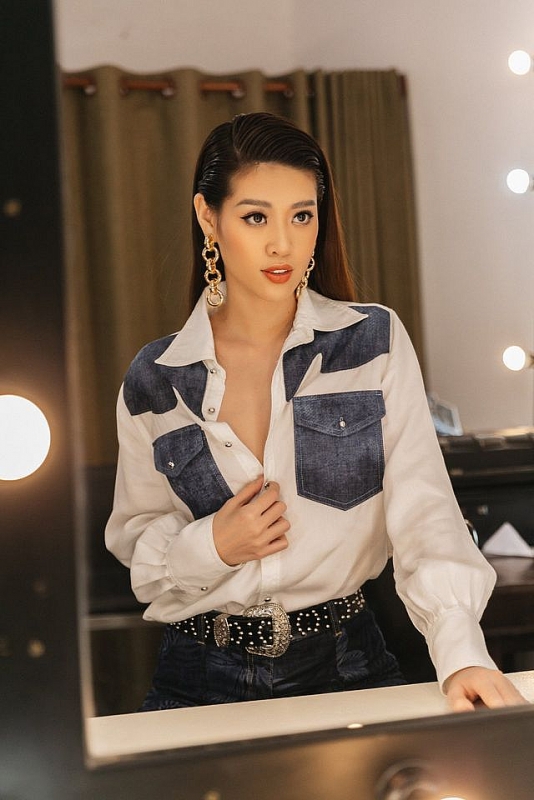 hoa-hau-khanh-van-tro-tai-le-trong-nhung-ngay-chuan-bi-den-dau-truong-quoc-te-7