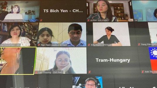 Lớp học báo chí dành cho kiều bào