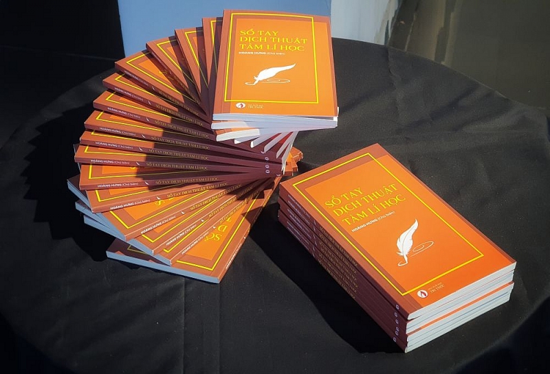 ra-mat-so-tay-dich-thuat-tam-ly-hoc-voi-5-thu-tieng